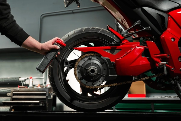 Oil Change & Chain Lubrication